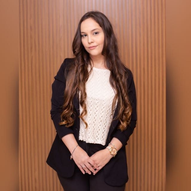 Dra. Adrielly Sousa Oliveira